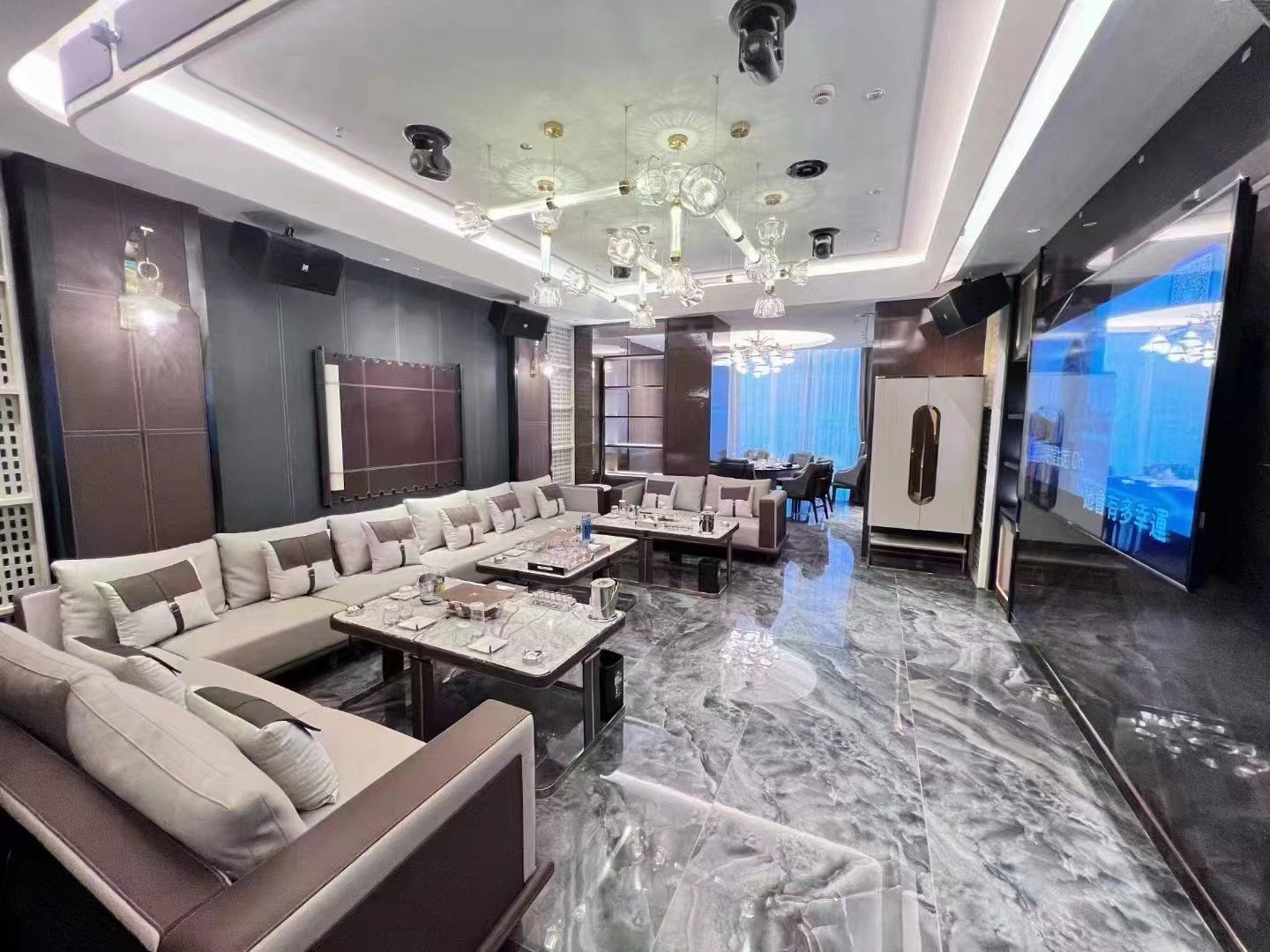 成都商务KTV：中低端风格对比-大邑县ktv预定